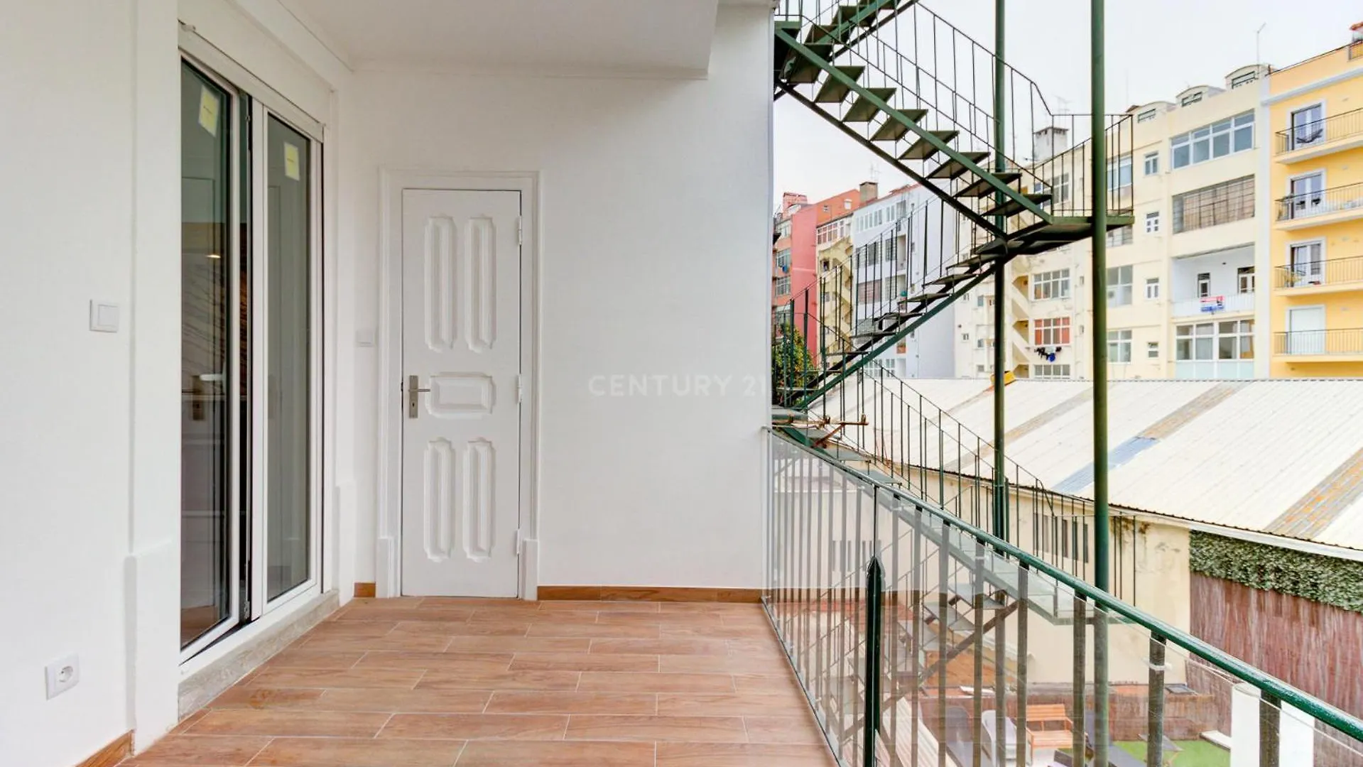 Appartamento Quarto Aconchegante Com Janela E Vista Para Cidade Lisbona 0*,  Portogallo